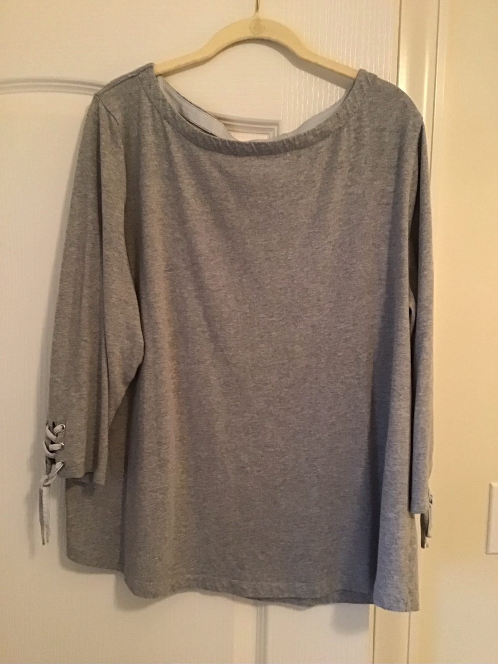 Chico’s Fashion Top, Sleeve Detail Grey XL